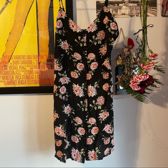 Size small casual buttoned summer dress - Picture 2 of 4